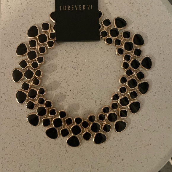 New Black & Gold Necklace - Picture 6 of 6